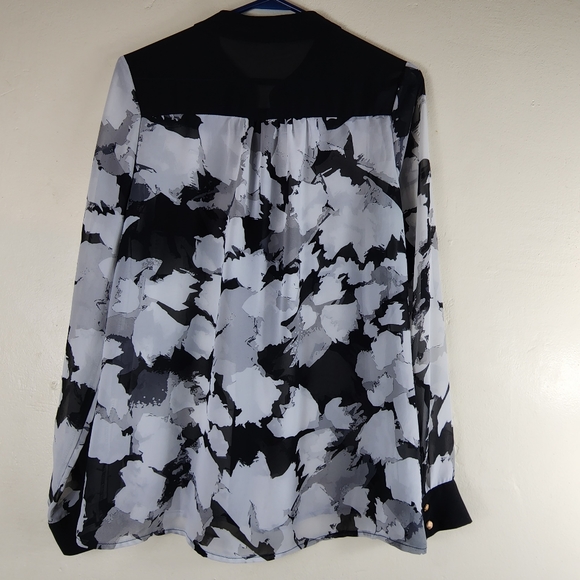 Very J Women's Black White Longsleeve Watercolor Pattern Chiffon Blouse Medium - Picture 8 of 8